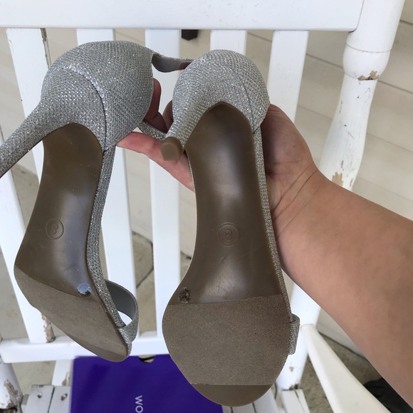 Heels - Picture 4 of 6